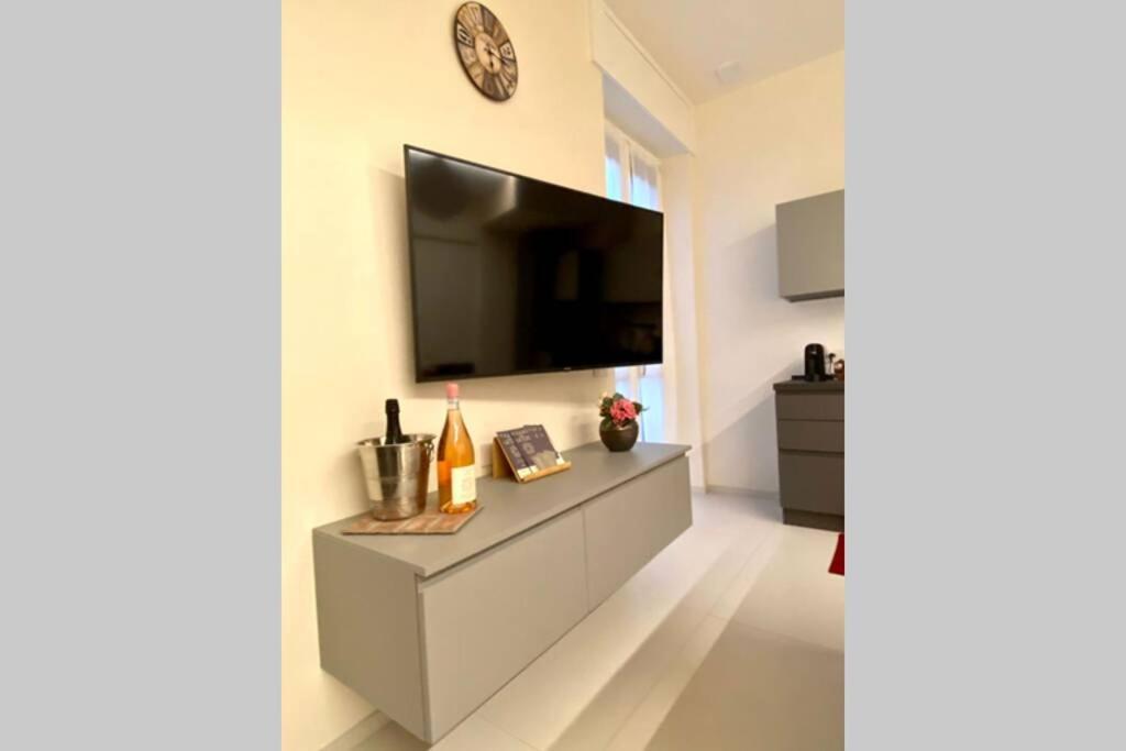Wine And Horse - Next To Station And Free Parking Apartment *